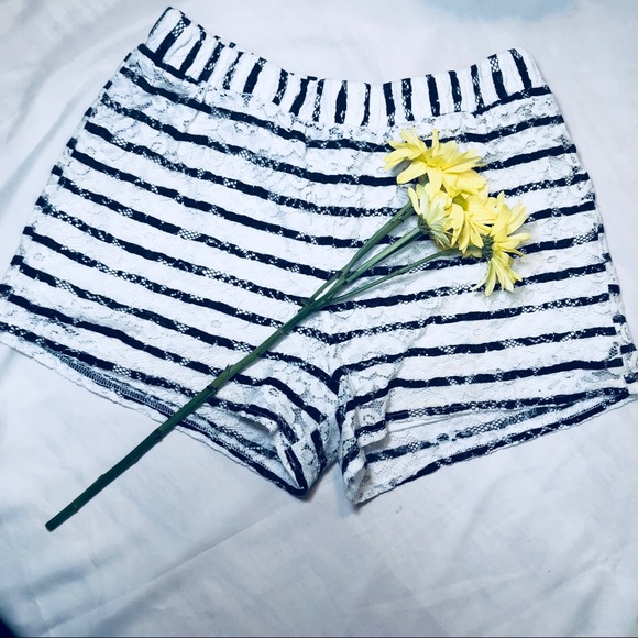 mine Pants - 🌺Lined lace shorts